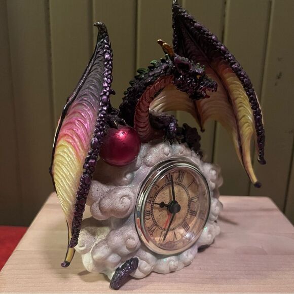 Resin Dragon in a Cloud Desk Clock - Picture 10 of 11